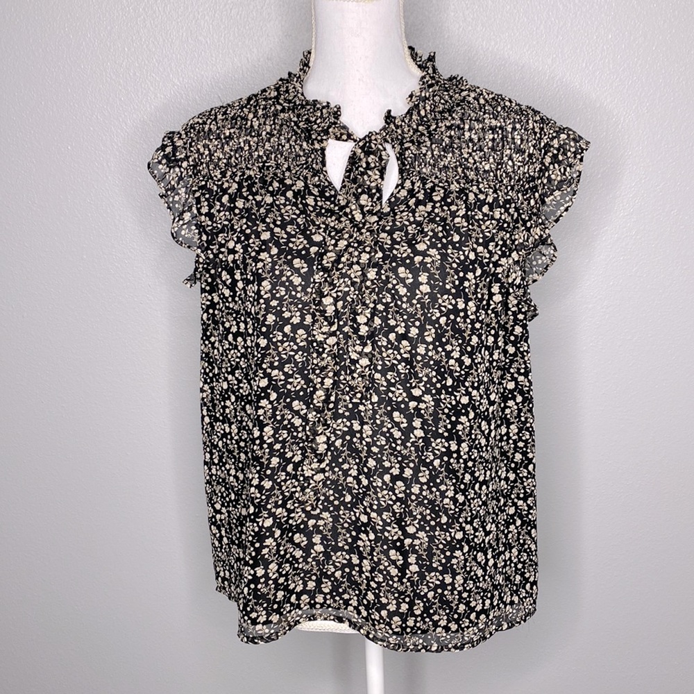 Pleione Sleeveless Floral Blouse